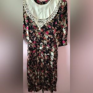 Vintage Y2K Lisa II Ltd. Black red Floral Prairie style  Dress 12